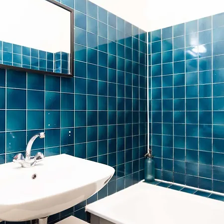 Apartment T2 For 3 Near The Park Of Buttes-chaumont