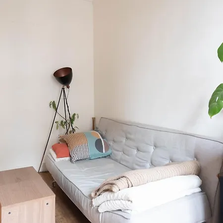Apartment T2 For 3 Near The Park Of Buttes-chaumont *