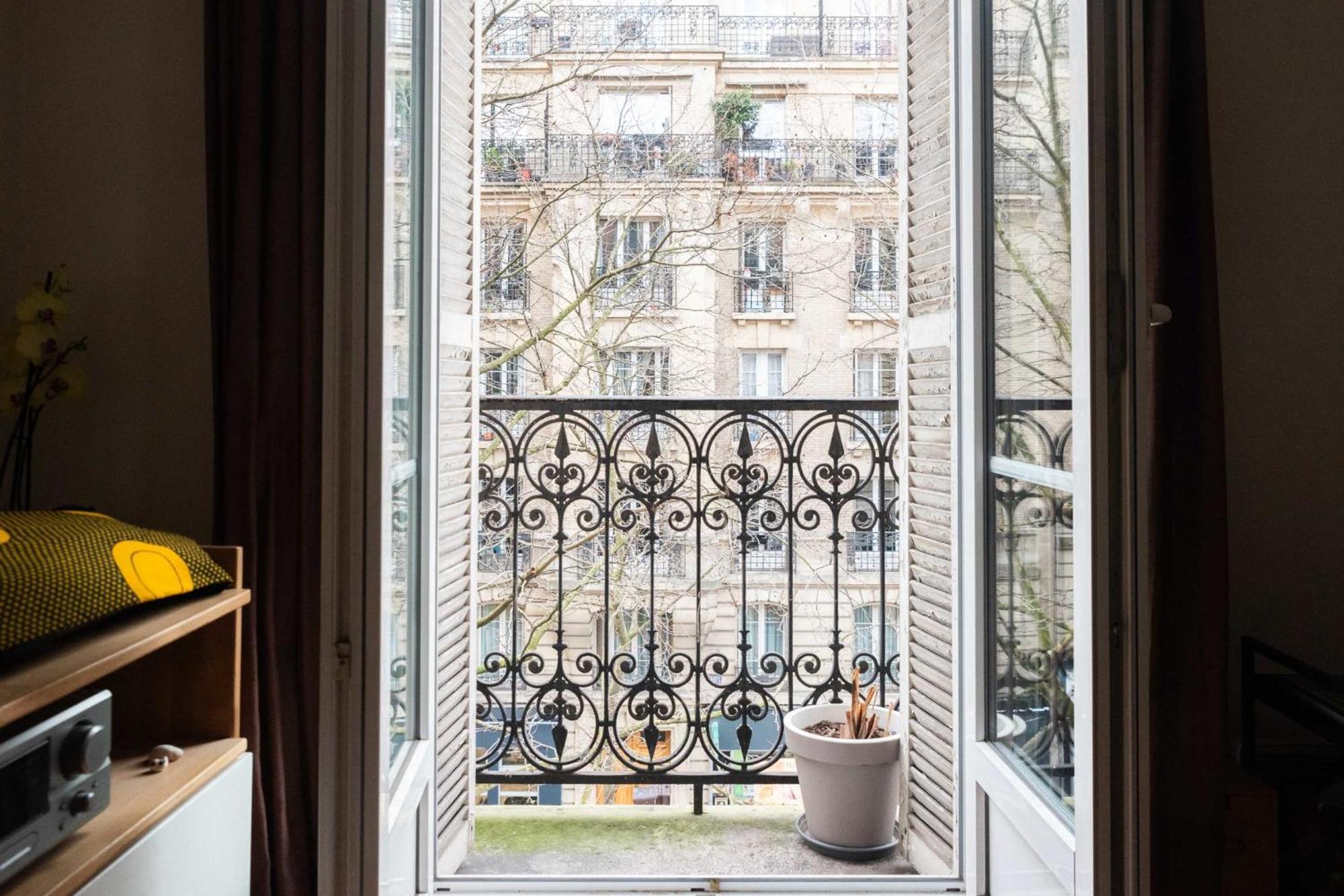 T2 For 3 Near The Park Of Buttes-chaumont Parigi